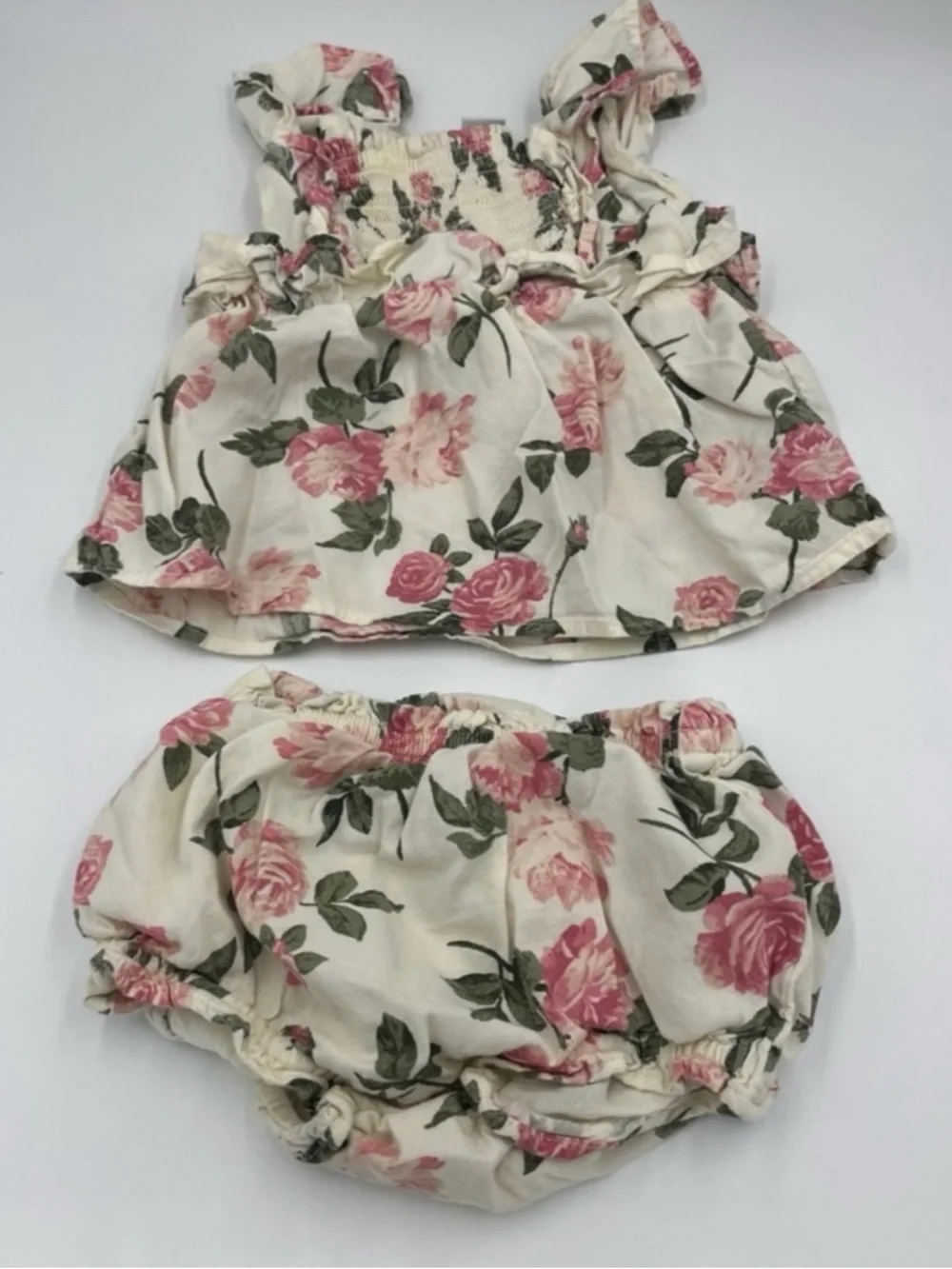 Old Navy Cream and Pink Baby Girl Set - Top & Bloomer.18-24M